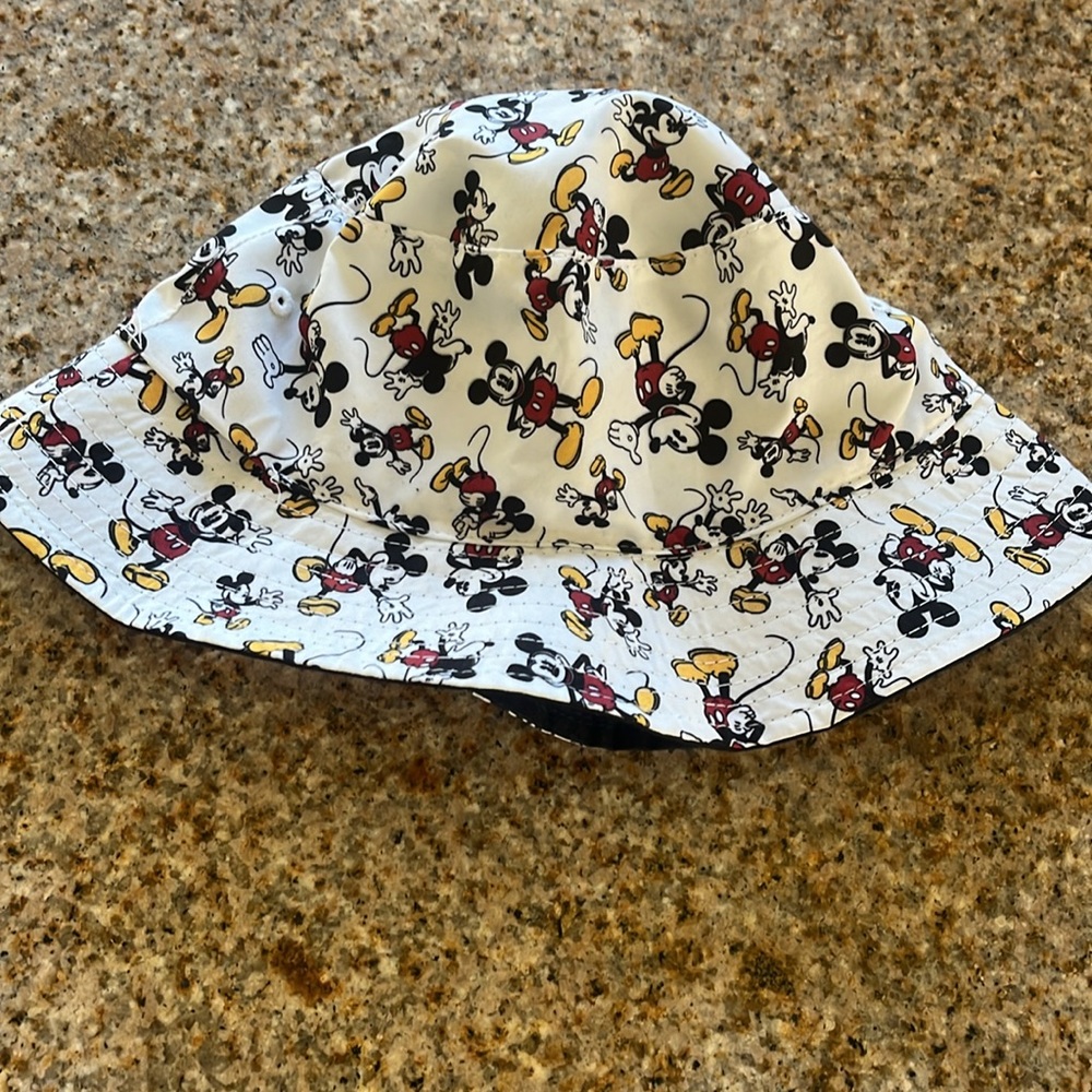 Mickey Reversible Hat - Picture 4 of 4